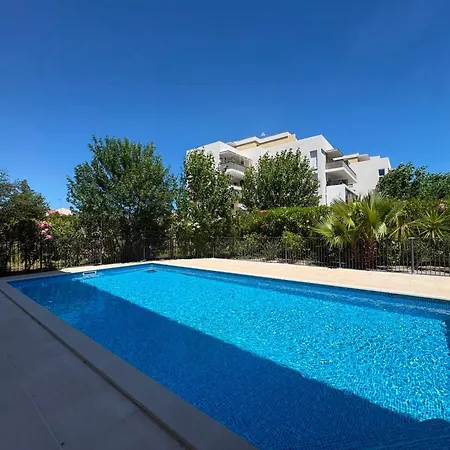 Appartamento T3 Moderne Avec Grande Terrasse, Climatisation Et Parking à 10 Min De La - Fr-1-732-85